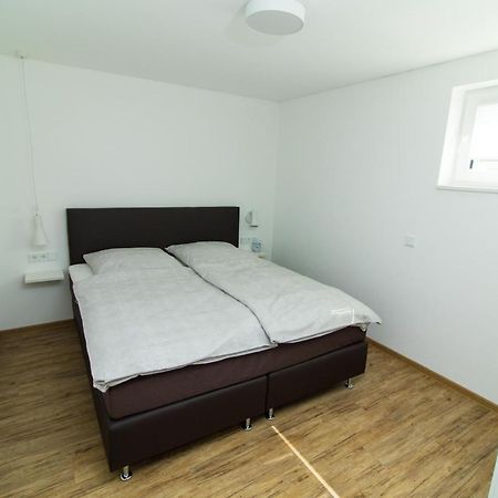 Ferienweingut Ulrike Thul Apartamento Leiwen Exterior foto