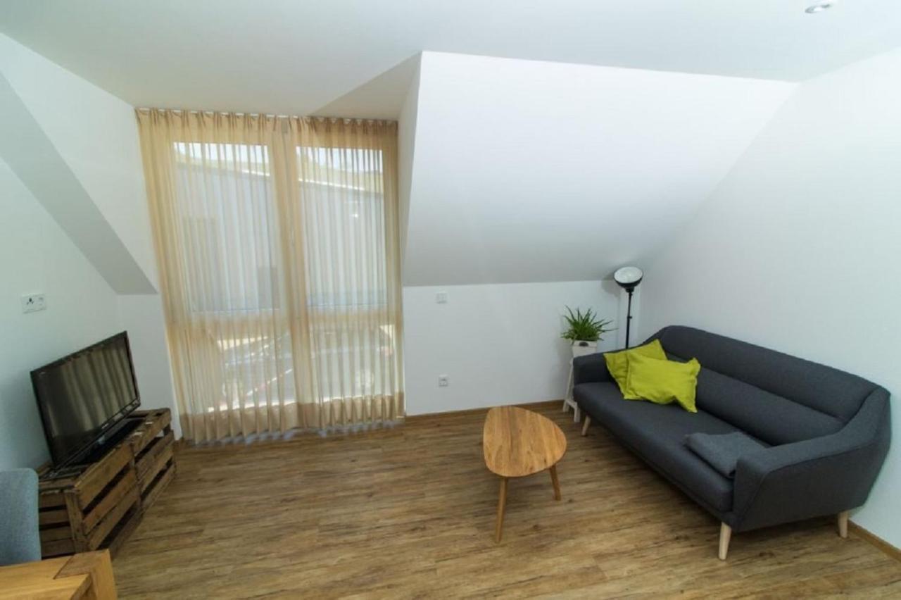 Ferienweingut Ulrike Thul Apartamento Leiwen Exterior foto